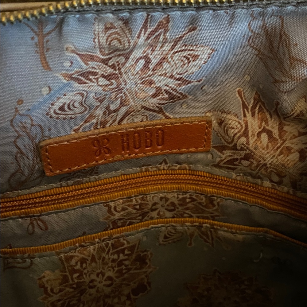 HOBO Merrin taupe Convertible Backpack - Picture 14 of 16